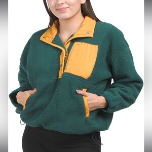 Wilo the Label Fleece Pullover in marigold and teal